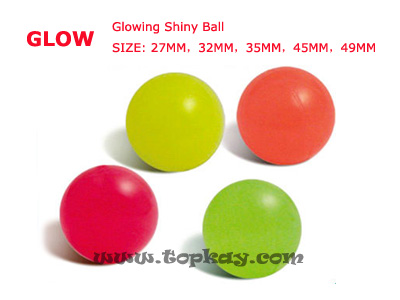 GLOW- Bouncy ball glow in dark